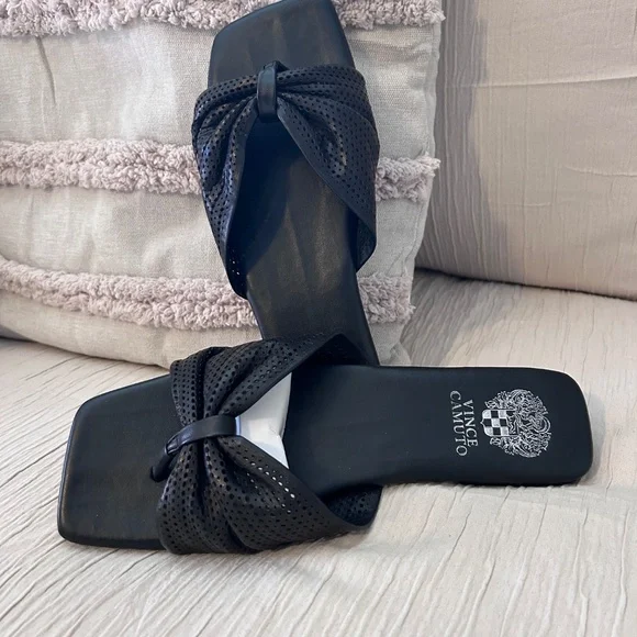 Vince Camuto Black Quilted Bow Sandals - size 8 (no box) - Picture 3 of 9